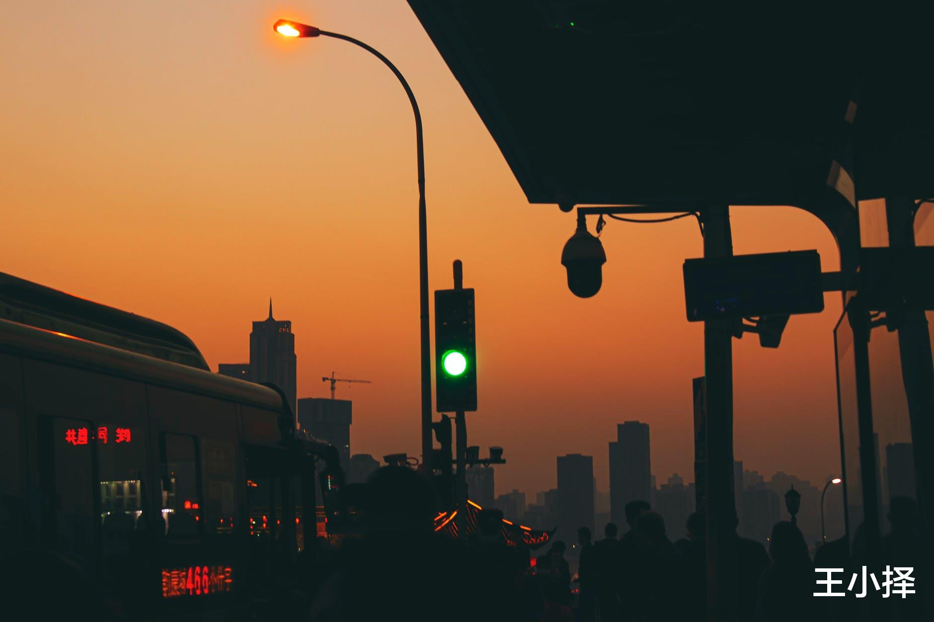 电子商务|2022年从事电商行业还有发展前景吗（竞争激烈的现状）