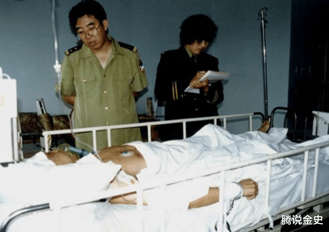 鹿宪洲:被判死缓越狱逃亡,单枪匹马手持冲锋枪,6个月抢200万