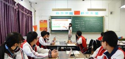 发型 初中生迎来“发型新标准”，男生改造后更阳刚了，女生却表示不满