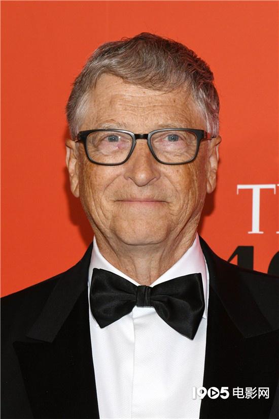 赞达亚|谷爱凌穿中国红气场全开 与赞达亚破次元梦幻合照