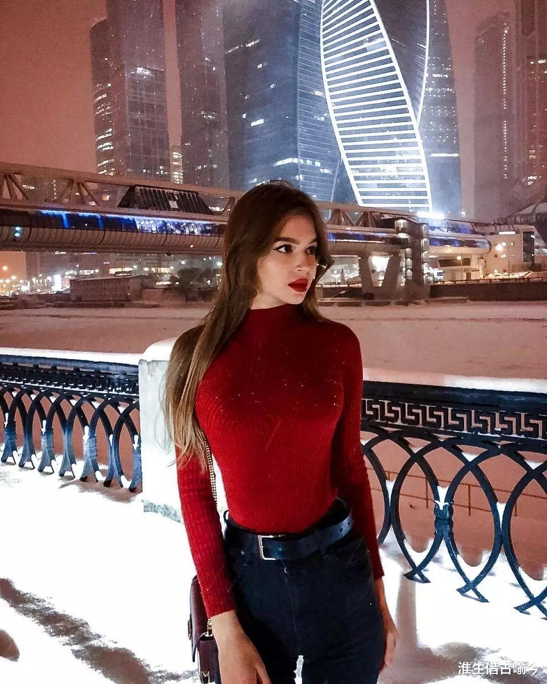 选美|20岁俄罗斯画家成选美冠军,细腰长腿像芭比娃娃,获百万美金皇冠