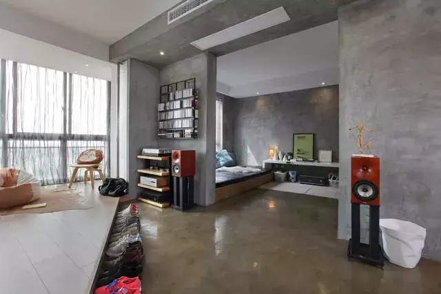 为露台买顶楼复式,210㎡仅花18W就打造成空中花园,漂亮得没话说