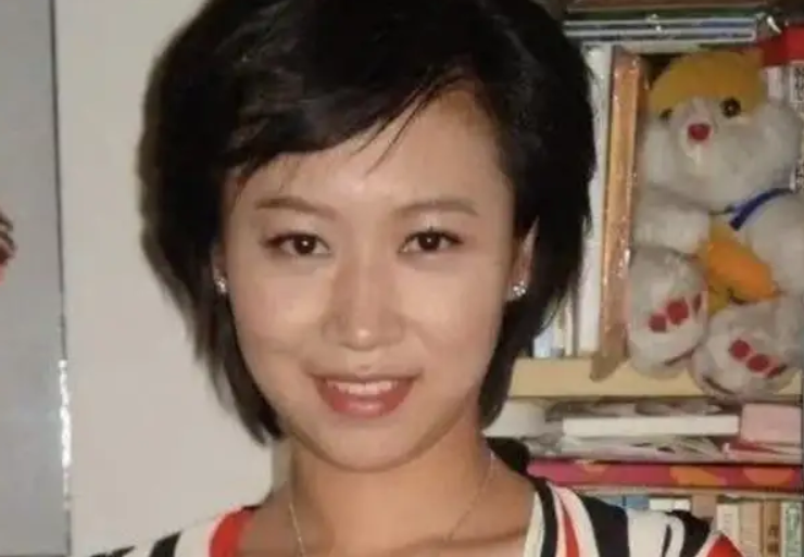主持人|魏笑：新婚仅24小时遗憾离世，丈夫至今仍孤身一人