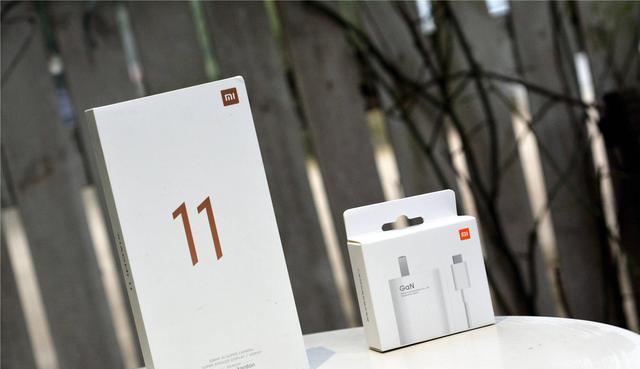 小米11|小米11重回低价,2K屏+无线充+哈曼卡顿,骁龙888还值得考虑吗?