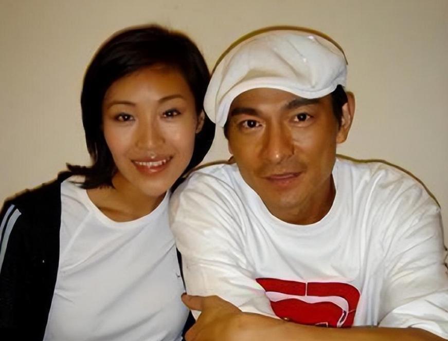 刘德华|作为舞伴陪伴刘德华25年，41岁未婚，刘德华对赖文慧是什么感情？