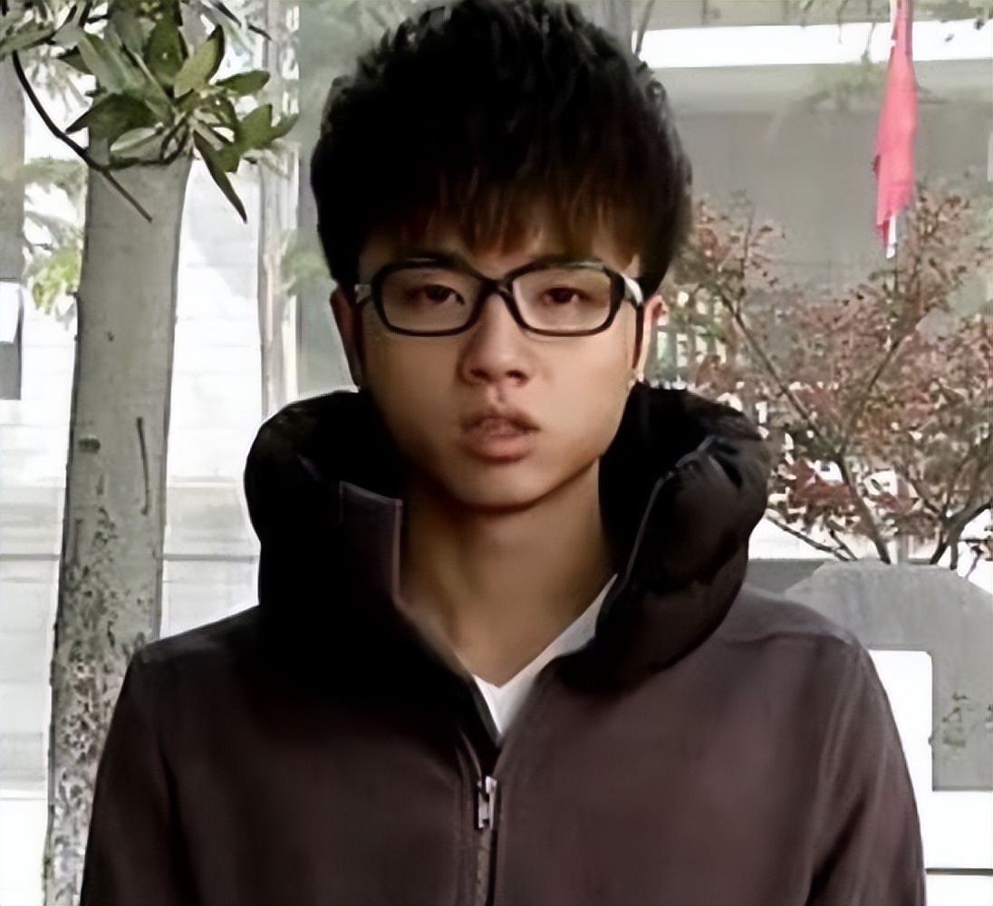 汤唯|8位“改头换命”的男明星，王一博脸已僵硬，刘恺威眼皮才是灵魂