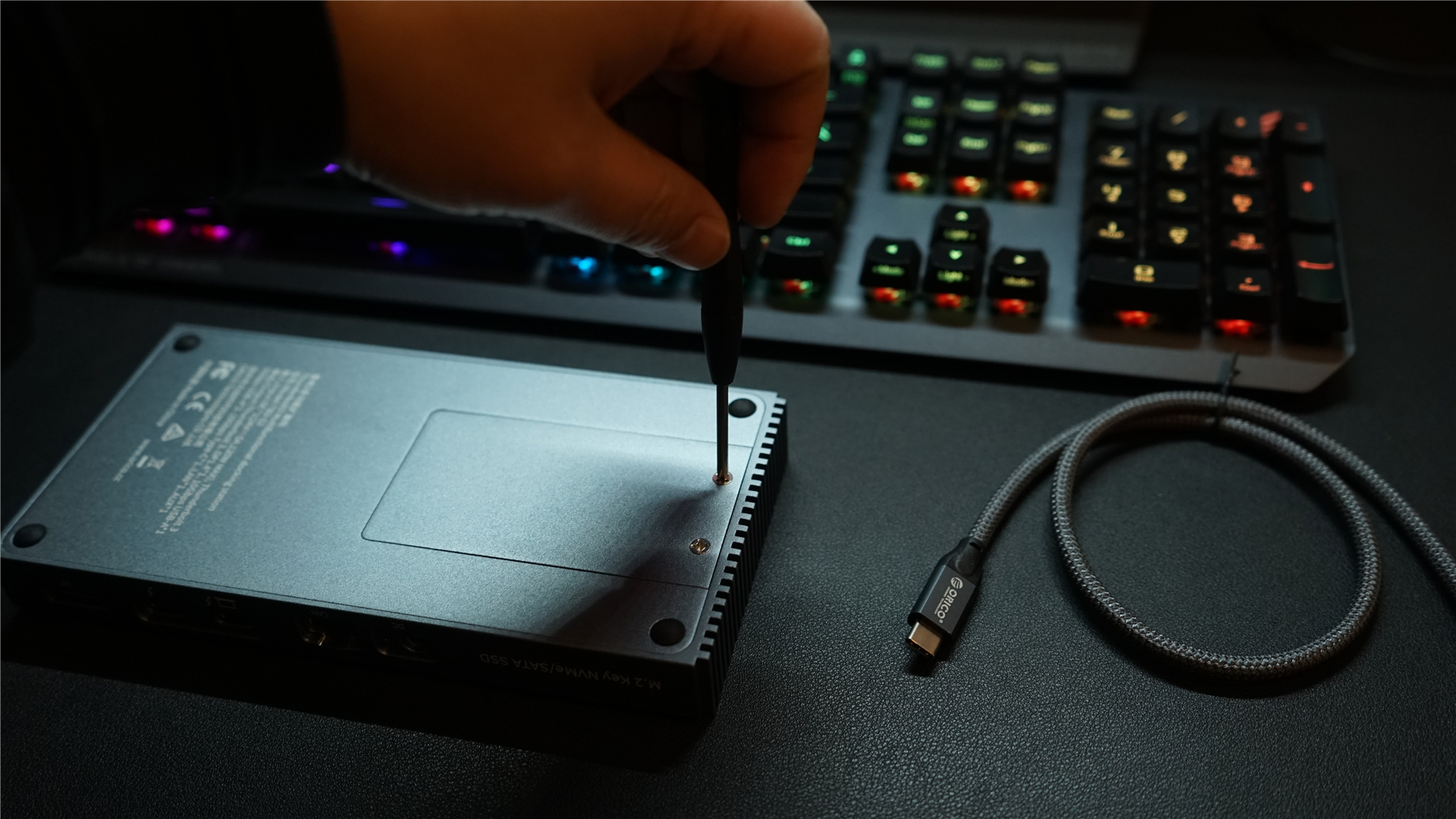 小米科技|MAC笔记本伴侣 10种功能拓展 奥睿科TB3-S2雷电3硬盘盒扩展坞测评