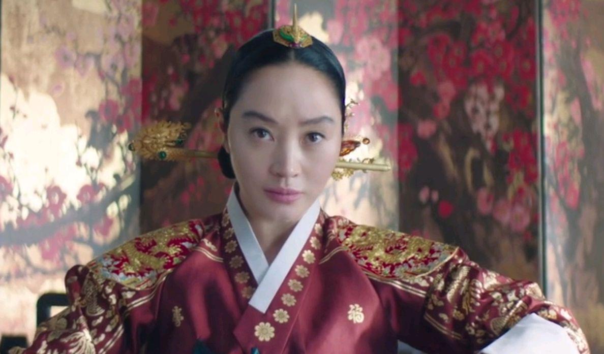 王后伞下|冤冤相报终不了，《王后伞下》第14集：杀害世子的凶手是在复仇