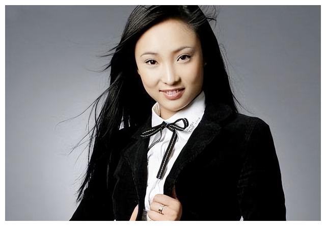 高至霆|吃里扒外、被丈夫三刀索命的女星白静，她的故事远比你想得更荒唐