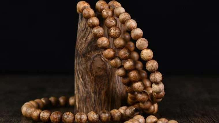 沉香手串|沉香手串，能轻易就叫沉香佛珠吗？