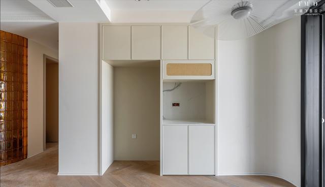 若再装修，我也学她家拆墙做开放式餐厨，显大显亮，做饭用着爽！