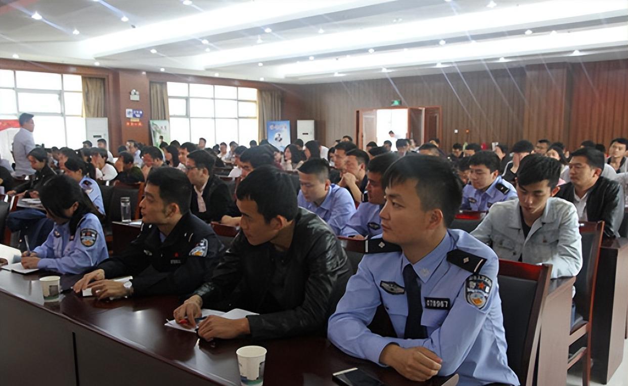 90后相亲鄙视链,男女标准不同,白领月薪2万不如公务员月薪2000