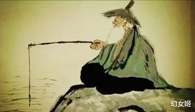 芝麻|一条小水沟成天然黑坑，引来无数的钓鱼人，有人还带来了女朋友