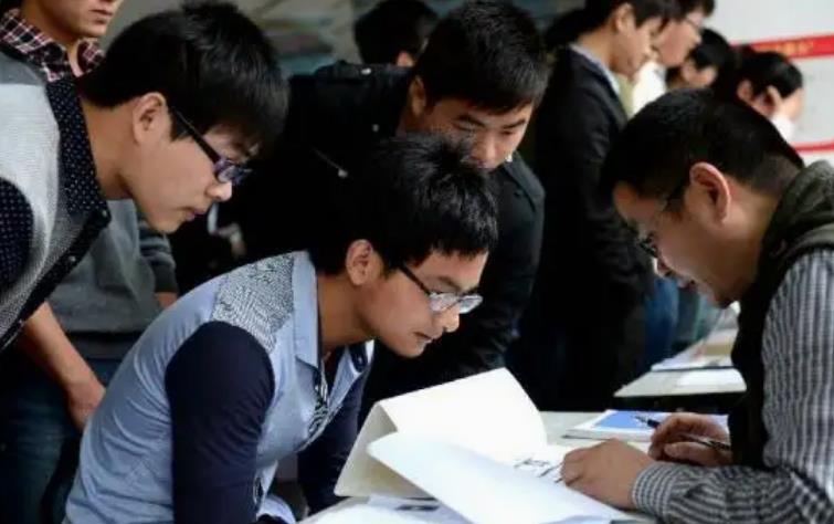 考试|事业编人员将迎来“新规”，待遇有望上调，在职人员表示拍手叫好