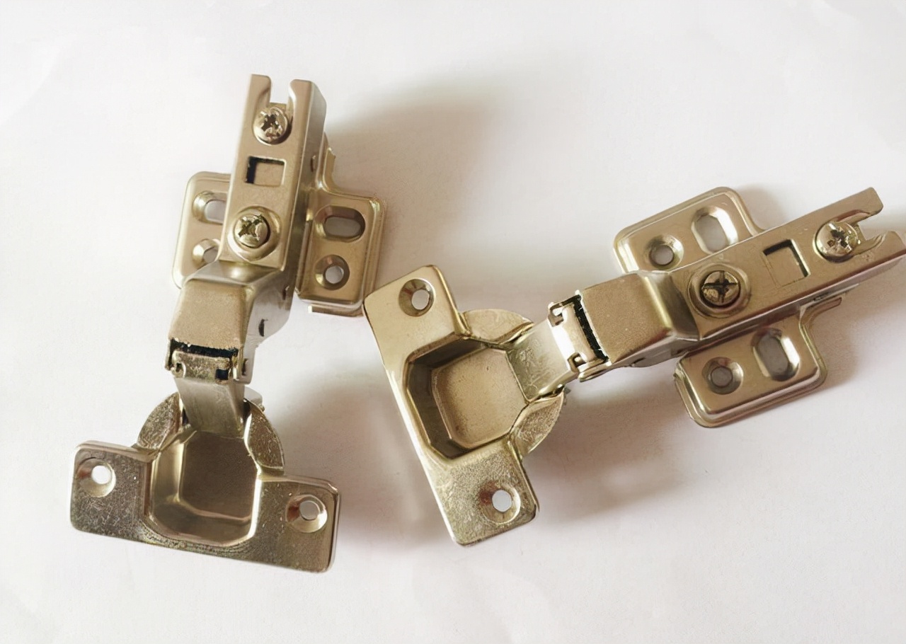 橱柜要木工打还是定制?我家是定制橱柜,这5个细节容易踩坑