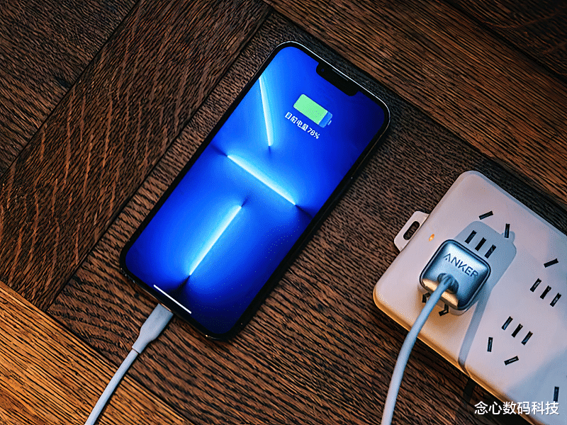 iPhone|目前非常值得买的三款手机,堪称三大系统的代表作,你更喜欢哪款