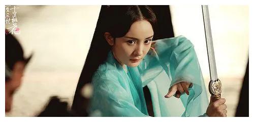 刘诗诗|七位“85花”现状，刘诗诗给刘宇宁配戏，赵丽颖好剧频出受欢迎