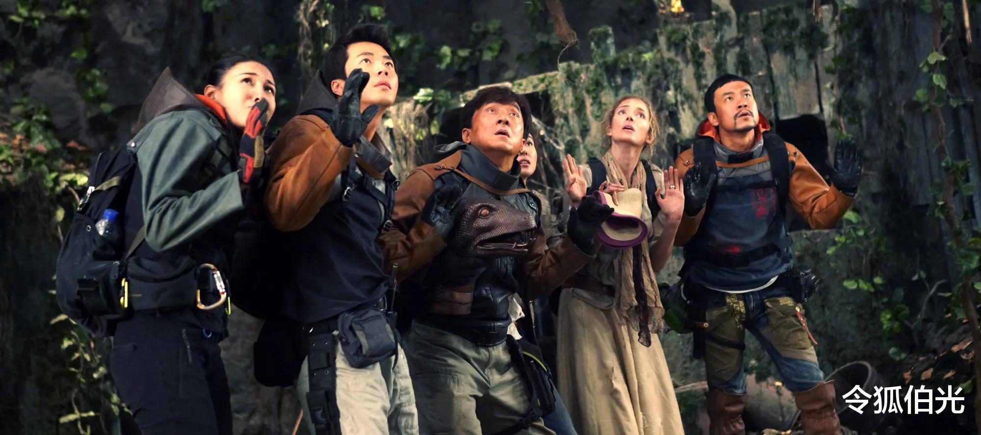 李小龙|同样是世界功夫巨星，把李小龙和成龙一对比，差别就出来了