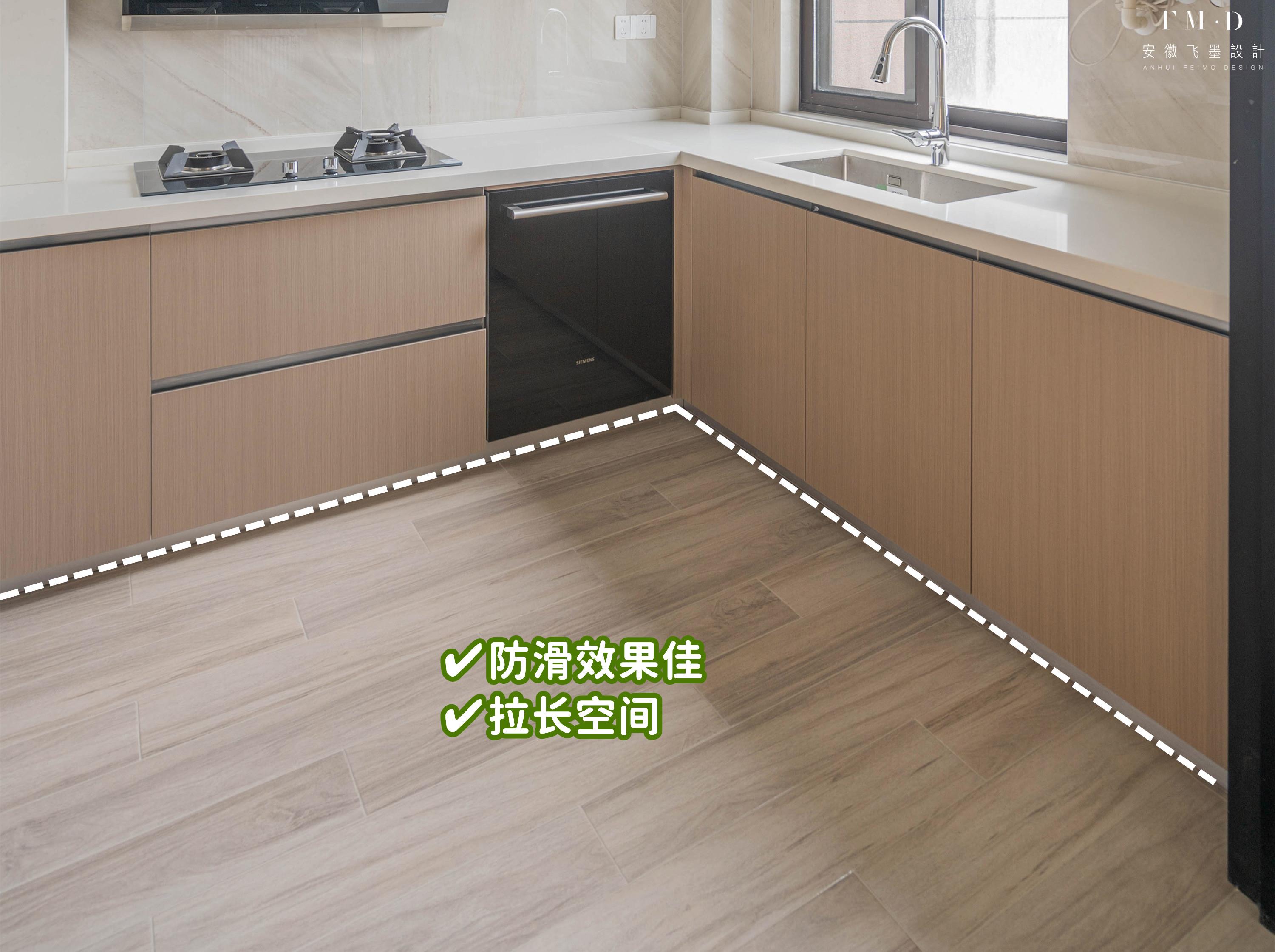 木纹砖不是智商税，“369拼贴”铺在厨房，来过家里的人都说好看