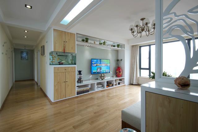 新房装修完毕,客厅装修超好看,朋友来一次夸一次