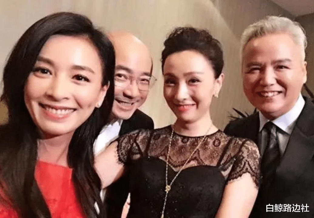 徐峥|49岁徐峥和马伊琍约饭！穿大花袄胖到没脖子，小陶虹则独自泡温泉