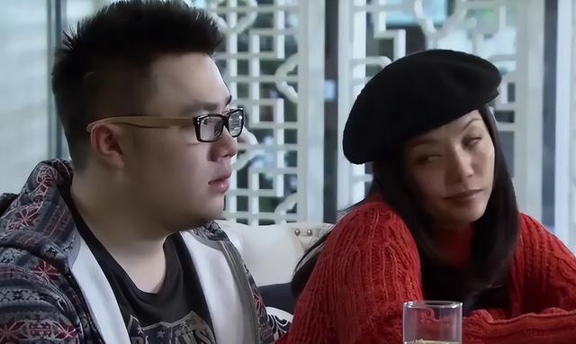 张凯丽|全程摇头晃脑，表情浮夸，张凯丽女儿把“演技炸裂”玩出新花样