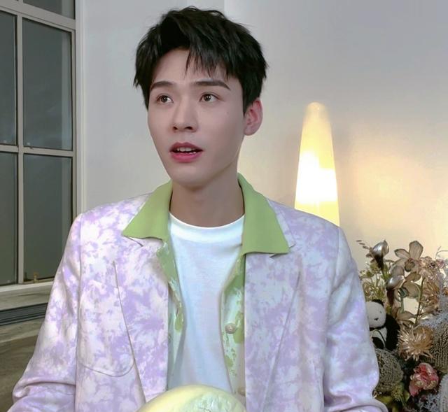 龚俊|龚俊遭“人肉”,被造谣隐婚生子霸占热搜,背后的原因更值得深思