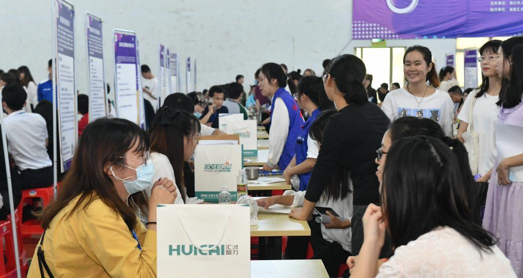 大学生|“你捡到8万，失主却说丢了9万，咋办？”，大学生的回答尽显机智