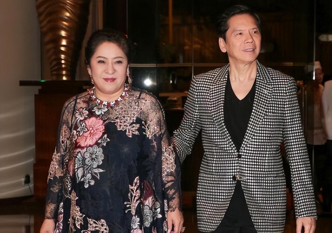 向太|向太首度回应床垫事件,否认力挺大S与张兰作对,却被怀疑是录播