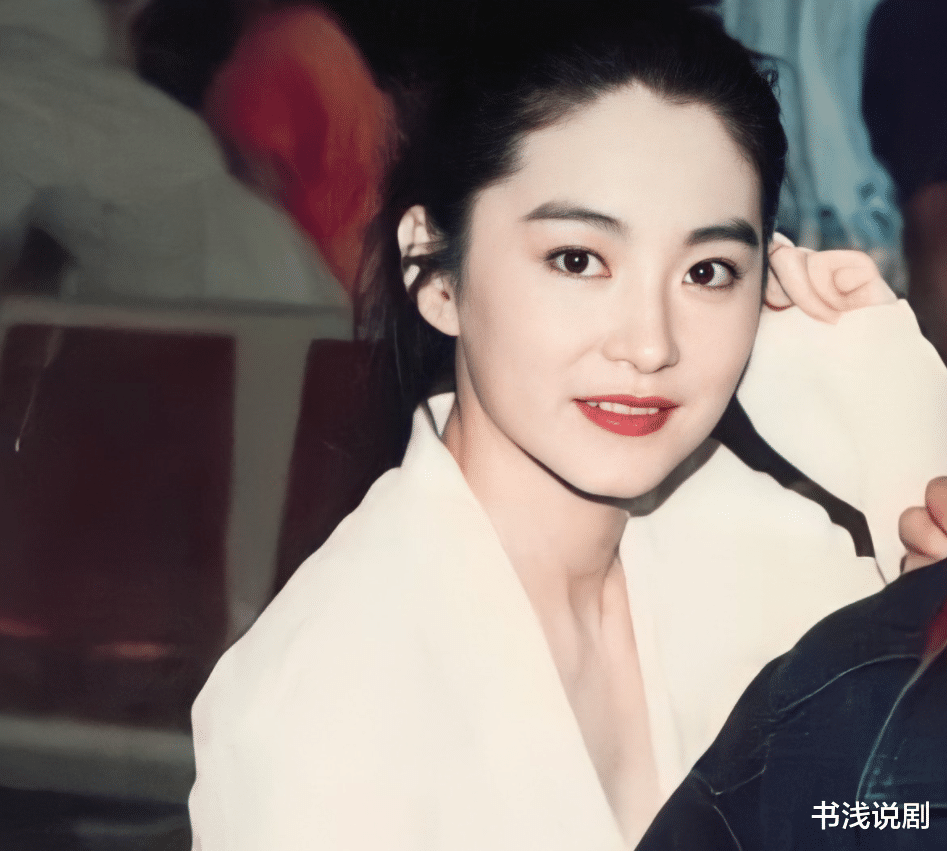 林青霞|获博士荣誉,林青霞庆生68岁更显神采飞扬,息影28年仍不败女神!