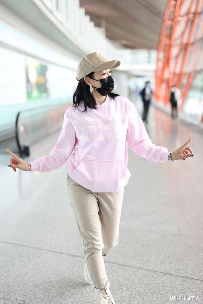 穿衣搭配|?“高级感”和“大妈感”的差别其实很明显，看陶虹、钟丽缇就知道