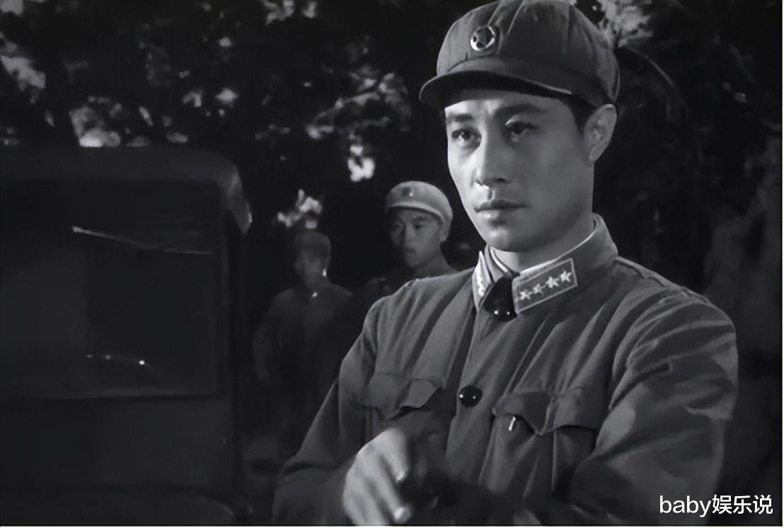 王心刚|著名演员王心刚：一代人的男神，与发妻携手到老，如今过得如何