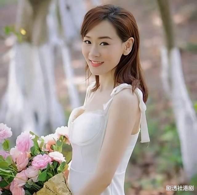 杨思琦|知名港姐冠军内地商演人气高！10位保安护送登台，被嘲讽排场太大