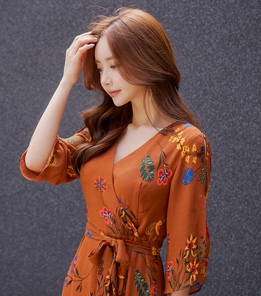 孙允珠，性感系带连衣裙穿搭