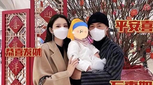 林峰|林峰带女儿游玩看香港海景，女儿戴的帽子抢镜，网友问有没有同款