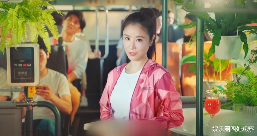 迪丽热巴|46岁林心如扎高马尾，满满青春气息太美了。