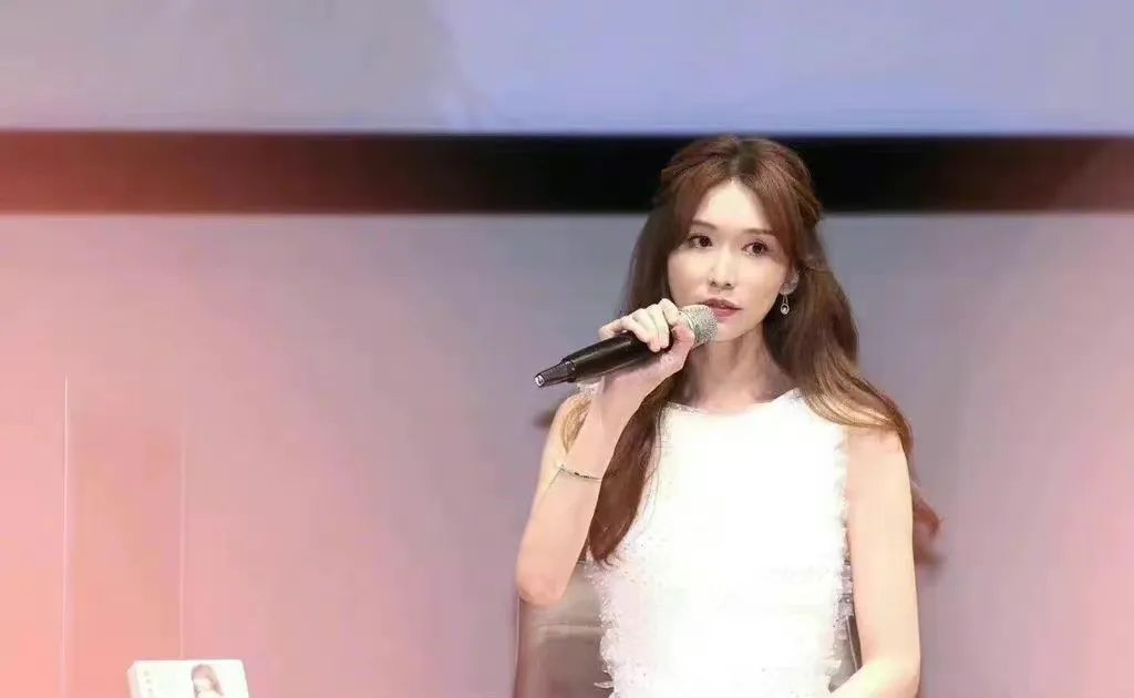 林志玲|林志玲首谈离婚，自曝患抑郁：结婚才3年时间，她怎么变成这样了？