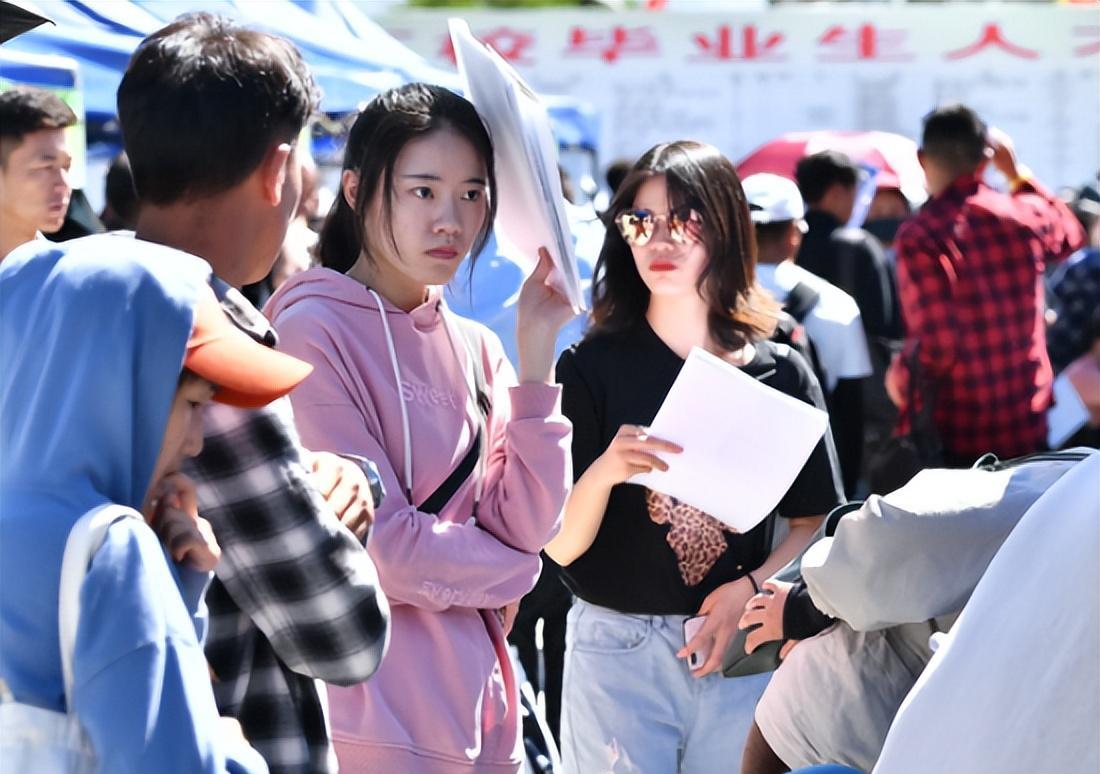 报销|名校高材生毕业后找不到工作？企业HR的吐槽，引发众多应届生共鸣