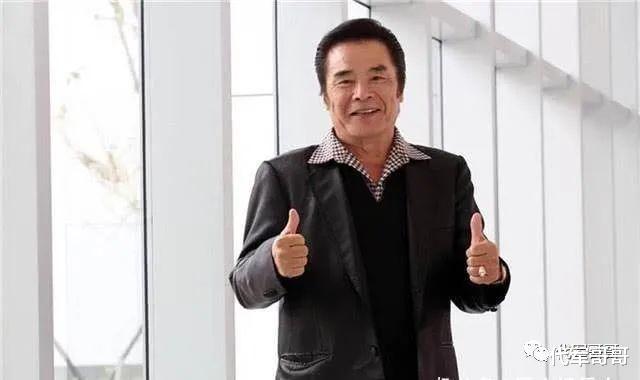 影帝|74岁影帝雷洪:破产后六个老婆全跑光,娶小21岁女友婚姻很幸福