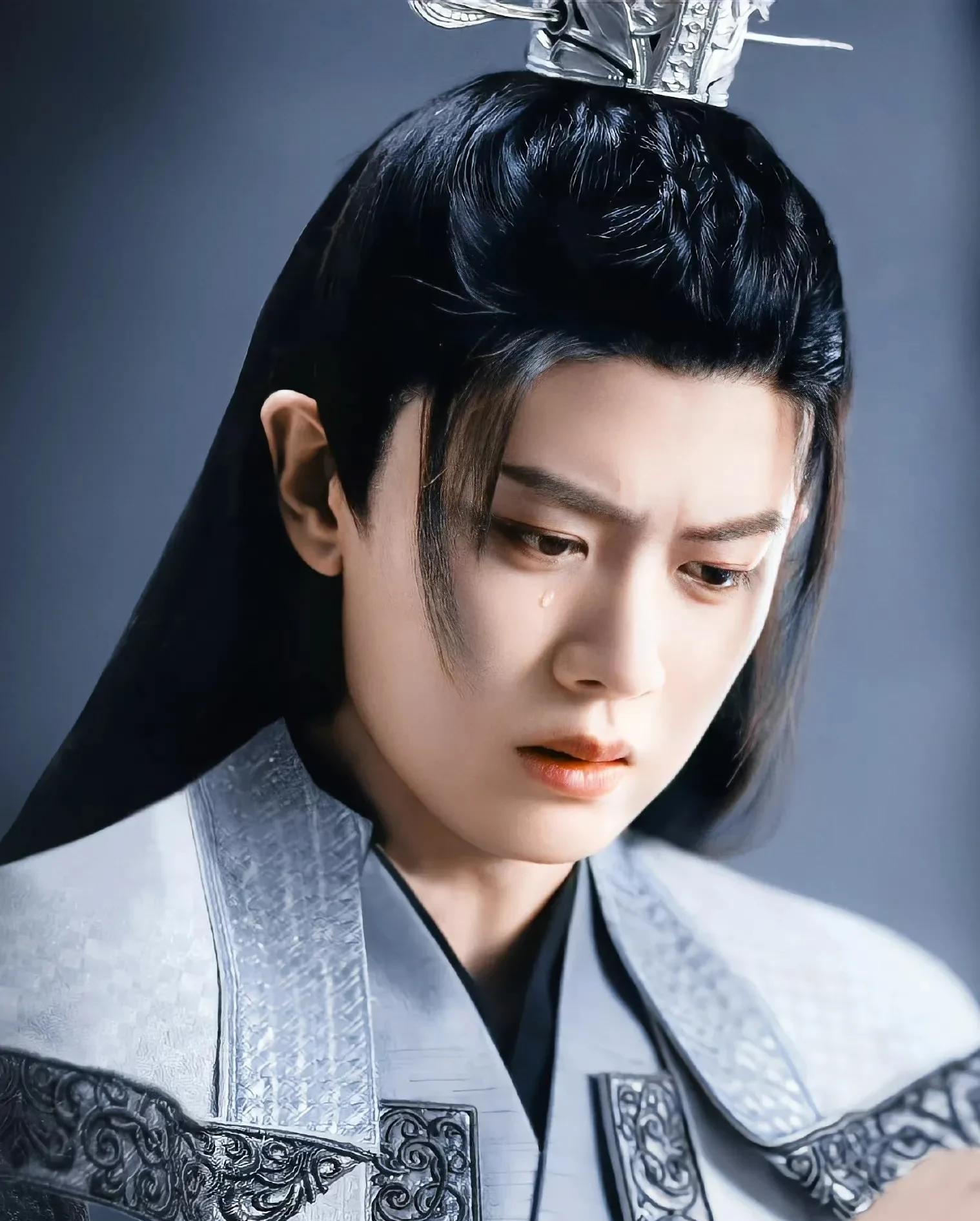 鹿晗|内娱有名的几位“双眼皮”男星，鹿晗的最标准，朱一龙龚俊精致