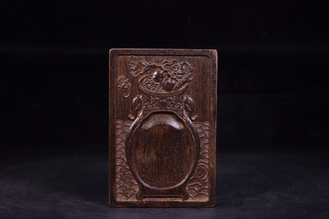 沉香|旧藏:老沉香雕“四海升平”砚台摆件。