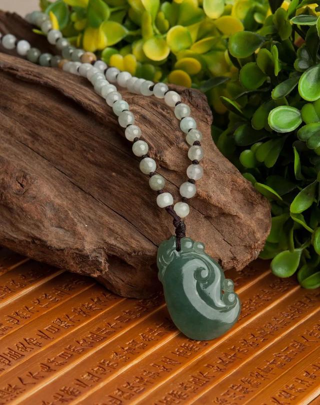 翡翠|如意如意,顺我心意!翡翠如意除了称心如意还有什么寓意呢?