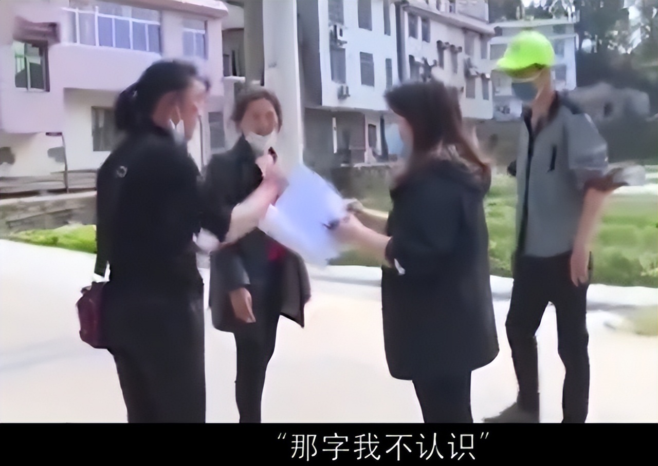 妻子出轨,男子每天头顶绿帽逛岳父家