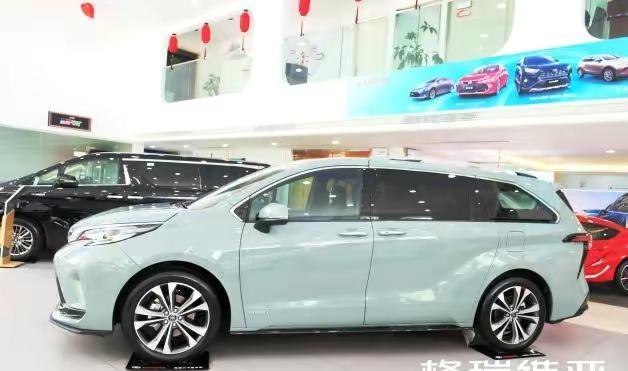 丰田“格瑞维亚”到店实拍,实力碾压别克GL8,续航1000km,仅31万