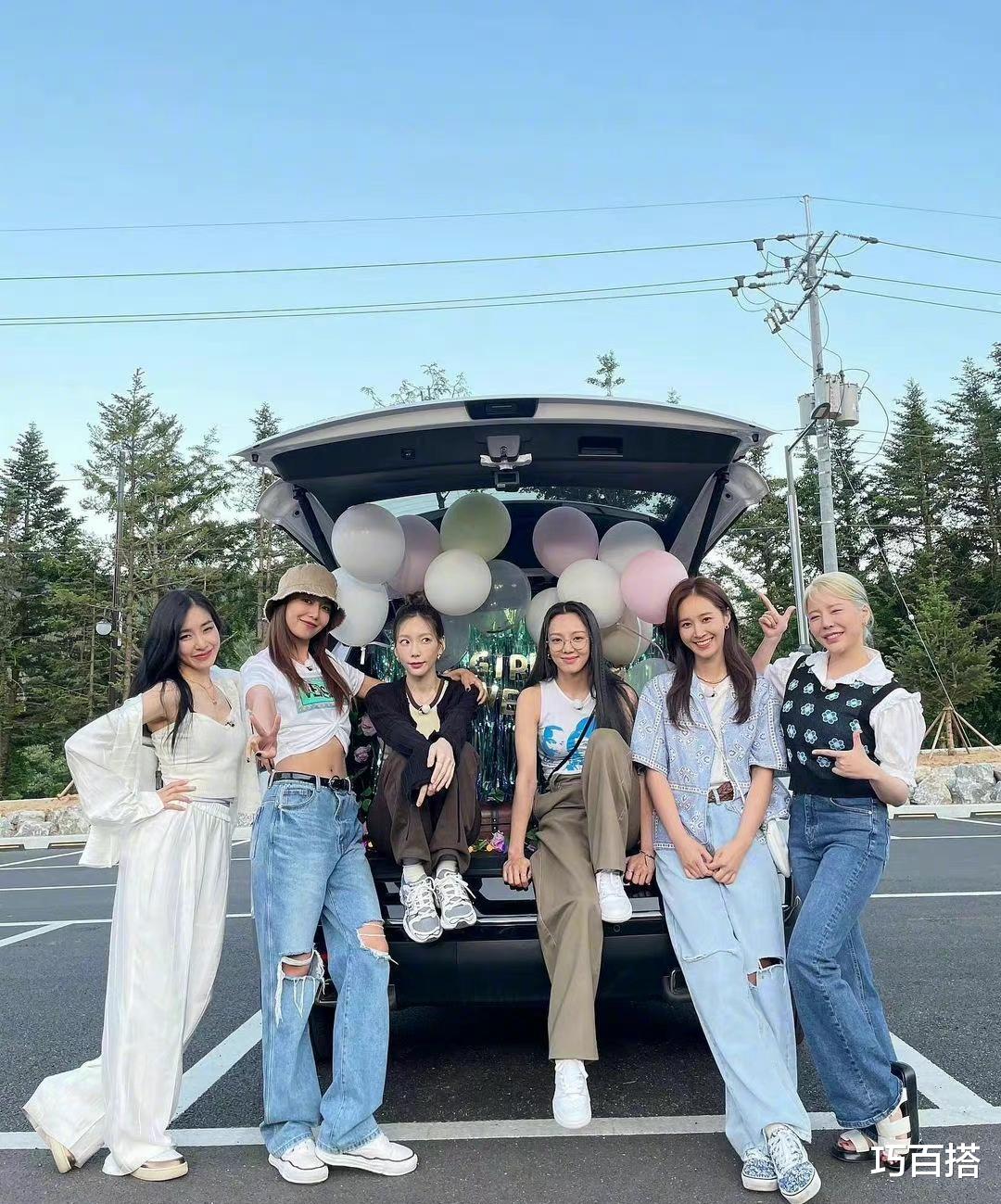 穿衣搭配|少女时代合体录团综了！后台花絮照美翻天，网友们留言说: 爷青回