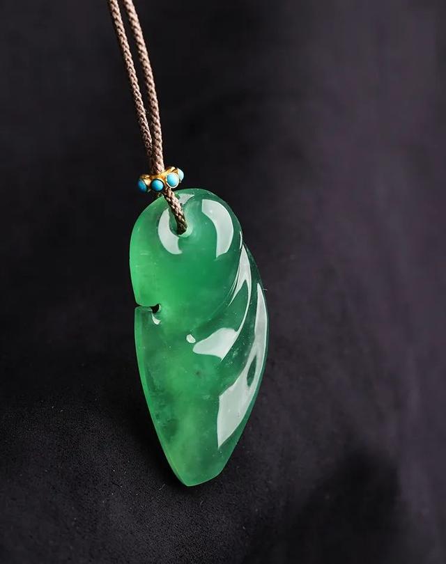 艺术品|随形翡翠的花样如此之多,有没有你想要的翡翠饰品呢?