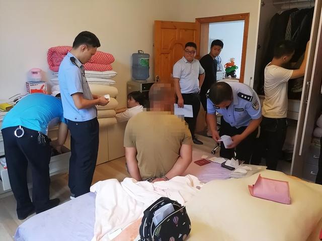 深圳小伙伪装成\中介\,3年杀害14名打工妹,后因气质太猥琐被捕