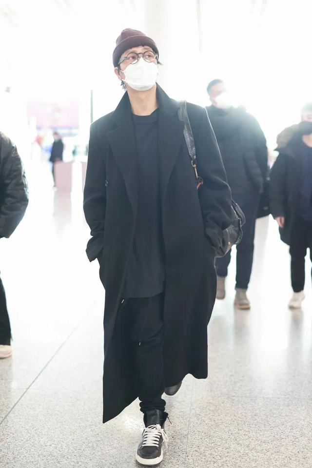 街拍|男星街拍｜陈坤冯绍峰都现身！2022超级碗“好多人啊！”