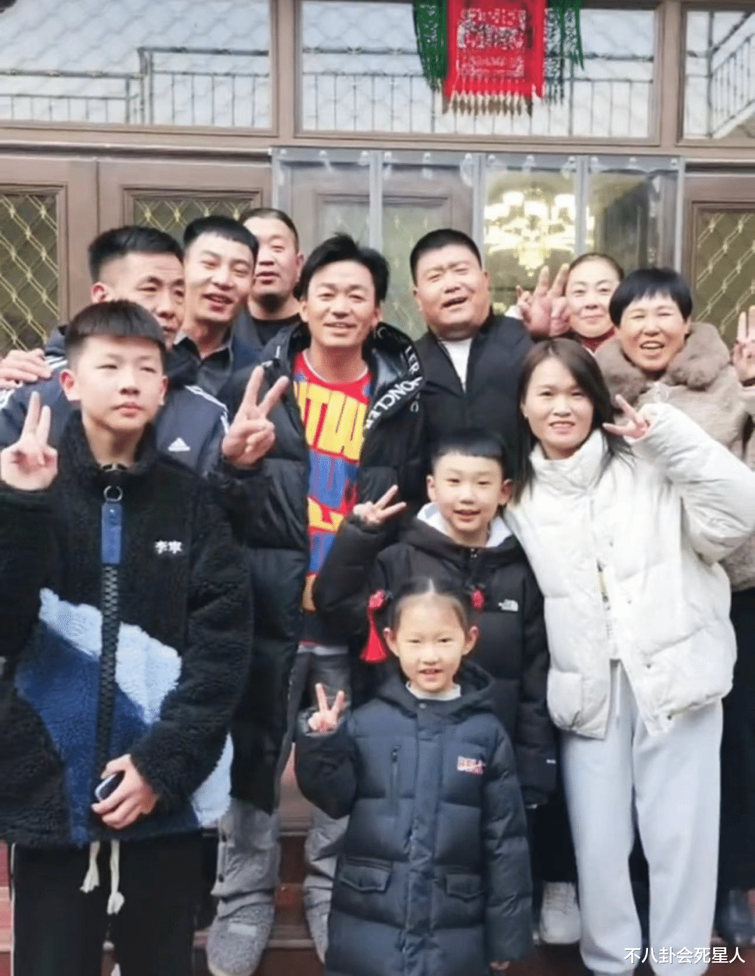 豪宅|8位明星春节暴露豪宅,住2亿豪宅,回农村建别墅,令人大开眼界