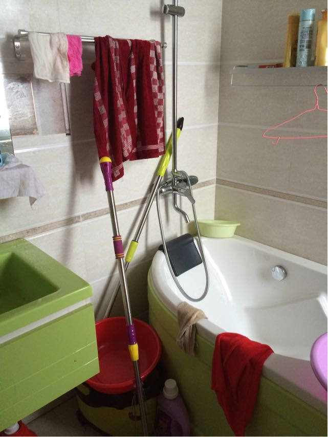 婆婆进城和我们同住，刚装修的新房瞬间变成农村房，我都不想住了